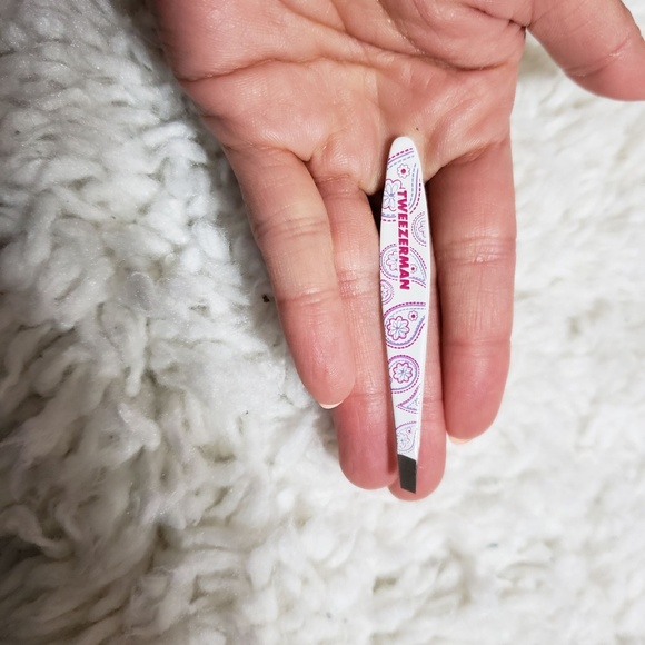Tweezerman Other - Tweezerman Mini Tweezer Tweezerman Other - Tweezerman Mini Tweezer